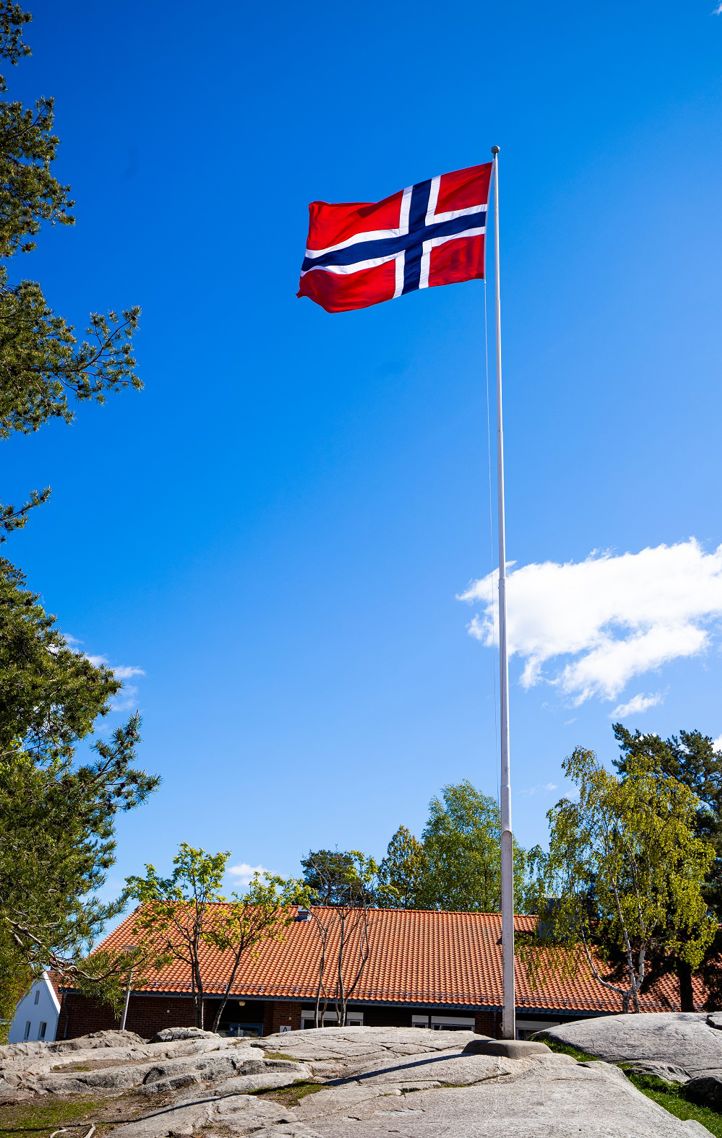 Flagg på Karlsrud skole